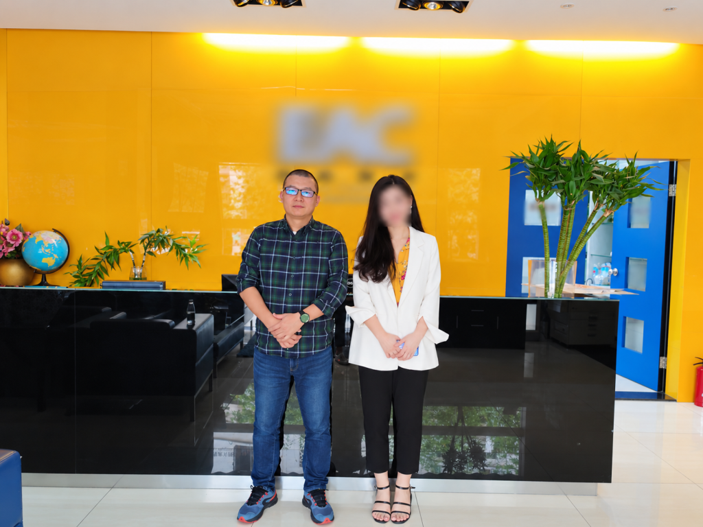 Harry Lee visiting a gift bag and greeting card factory in Guangzhou in 2018