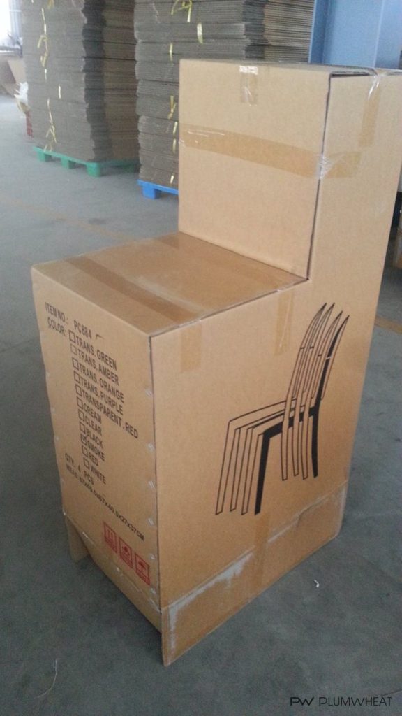Shaped export cartons designed for non-detachable one-piece leisure chairs